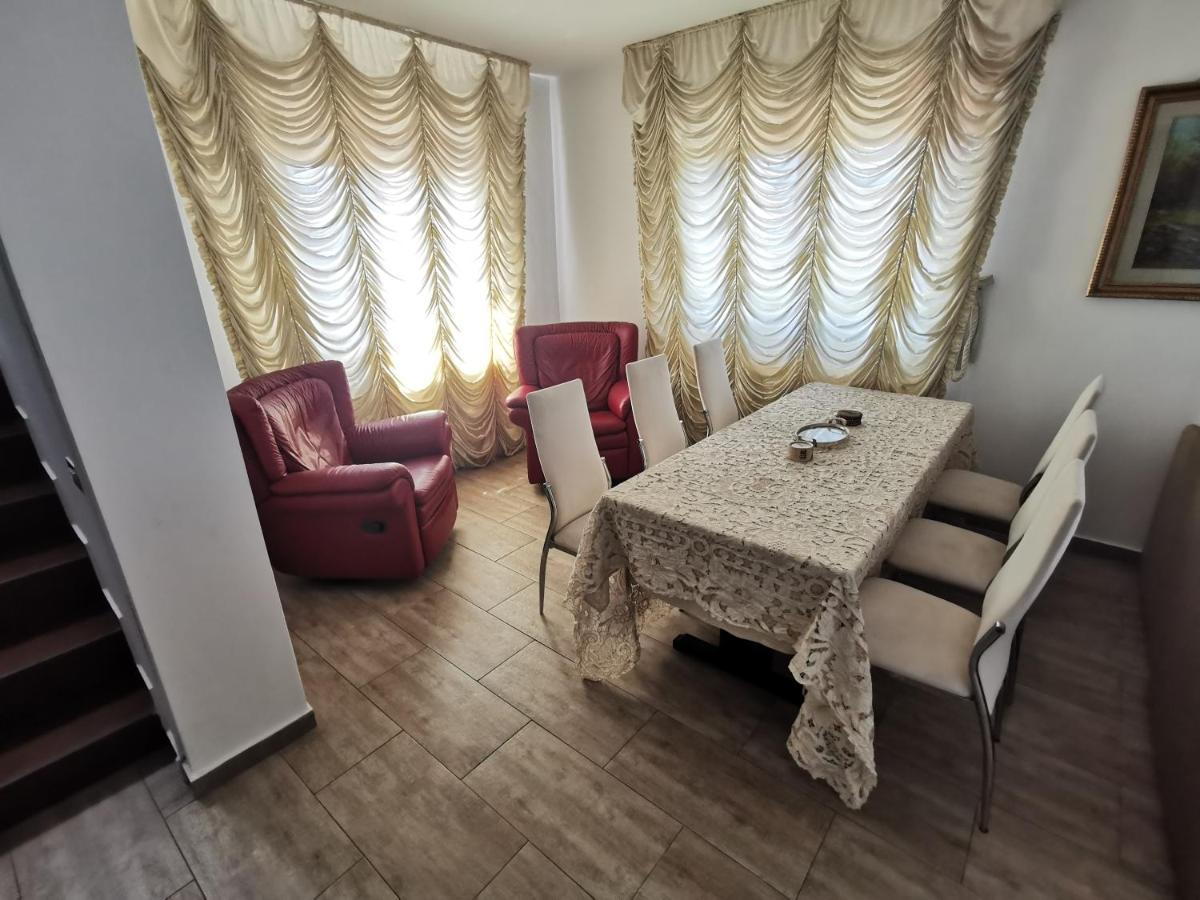 Vila Deal Săcele Exterior foto